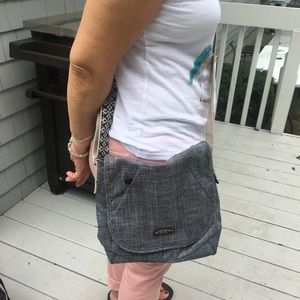 Keen cross body bag